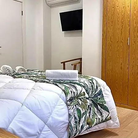 Cantinho Hostel *