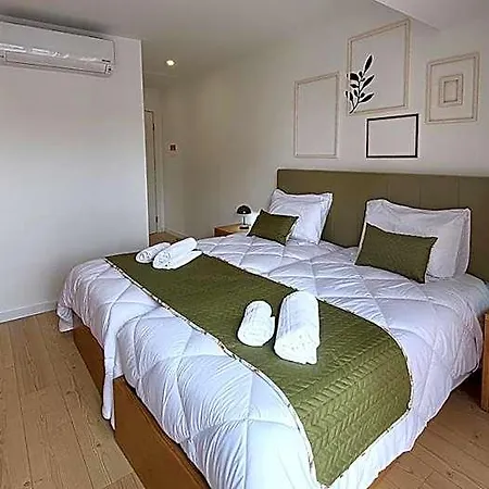 Cantinho Hostel *
