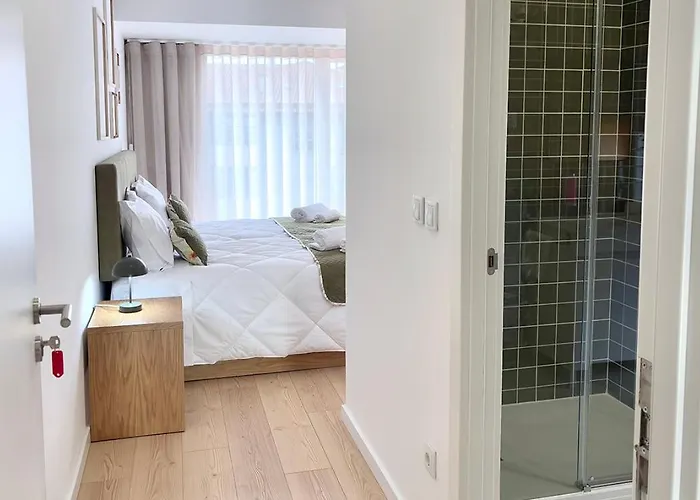 Cantinho אכסניה *